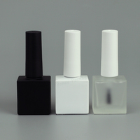 Approvisionnement direct usine – Bouteille de vernis à ongles en gel UV carrée en verre blanc/noir de 7 ml avec logo personnalisé et capuchon à pinceau