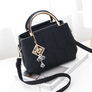 Borse e Borsette Firmate di Tendenza, Borse a Spalla da Donna di Design, Borse a Tracolla di Lusso con Logo Personalizzato - Product Image 5
