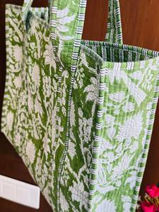 กระเป๋าผ้าฝ้ายทำมือคุณภาพสูง ขนาดใหญ่ ลายควิลท์สวยงาม พิมพ์ลายบล็อก  แบบสองด้าน ใช้ได้ทั้งสองด้าน เหมาะสำหรับตลาดนัดช่วงฤดูใบไม้ร่วง กระเป๋าถือสำหรับช้อปปิ้ง - Product Image 3