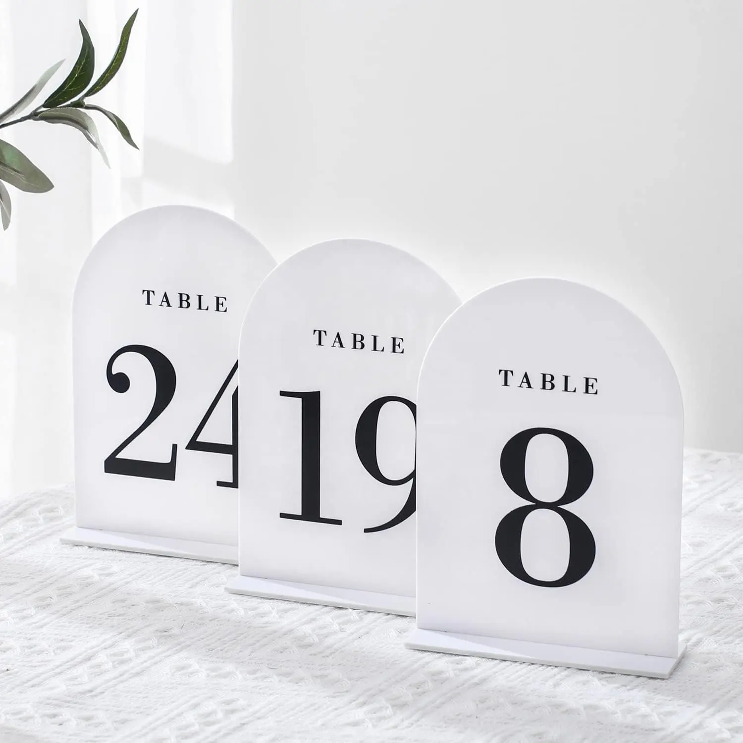 Numéros de table de mariage en arc blanc avec supports 1-30 5x7 signes et supports en acrylique parfaits pour la décoration de réception de pièce maîtresse