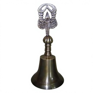 Cloche décorative en laiton antique avec poignée en forme de crabe pour Halloween et Noël, idéale pour la décoration de fêtes et comme idée cadeau. - Product Image 1