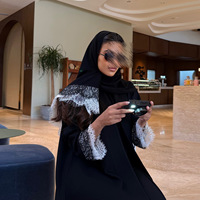 Abaya élégante en dentelle noire pour femmes, avec bordure en dentelle contrastée, manches longues, coupe ample, robe maxi modeste musulmane avec hijab