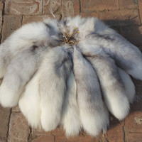 Queue de renard en gros, grande taille 35-45cm, queue d'animal en fourrure de renard pour accessoires de décoration, queue de renard personnalisée de haute qualité, porte-clés en fourrure de renard