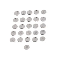 Breloques en forme de disque gravées avec des lettres majuscules de 10 mm |   Pendentifs ronds en acier inoxydable avec lettres de l'alphabet pour la fabrication de bijoux DIY, colliers et bracelets
