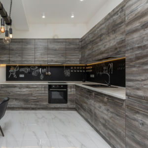 Hoogglans moderne milieuvriendelijke keukenkast met kraan en lade met mandje, blauw industrieel design - Product Image 6