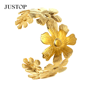 Bracelet manchette classique en acier inoxydable plaqué or 18 carats, motif feuille, bijou unisexe tendance, design à motif végétal - Product Image 6