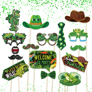Huancai 25-teiliges Reptilien-Foto-Requisiten-Set mit Stäben, Eidechsen-, Schlangen-, Schildkröten-Dschungel-Selfie-Requisiten-Kit für Wildtier-Party-Zubehör - Product Image 2
