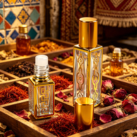 Flacon roll-on carré en verre de luxe personnalisé de 12 ml pour parfum et crème pour le visage avec bille en verre gravée carrée