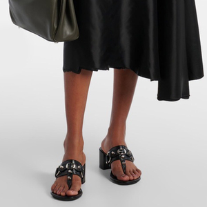 Mules et sandales à talons carrés bas pour femmes, style escarpins, avec rivets métalliques, pour la plage d'été - Product Image 6