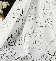 Tissu en dentelle florale respirant et hydrosoluble 100% coton pour vêtements ou robe hawaïenne, tissu en dentelle brodée