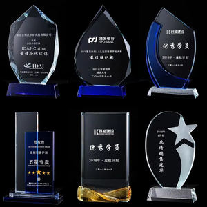 Trofi Kristal Bentuk Menara Liga Champions Custom YearsCrystal dengan Cetakan Timbul dan Kotak Hadiah - Product Image 1