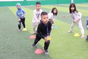 <span class=keywords><strong>Gazon</strong></span> <span class=keywords><strong>synthétique</strong></span> en vrac AVG pour terrains de football et de futsal en promotion – <span class=keywords><strong>Gazon</strong></span> artificiel - Product Image 5