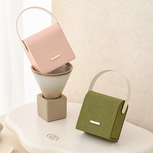 Boîte à bijoux portable de luxe en cuir PU rectangulaire, couleur personnalisée, fermeture magnétique, multicolores, boîte cadeau pour femmes - Product Image 3