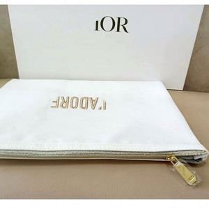 Zhenwo Nouvelle Trousse de Maquillage Pliable et Portable en Toile Imperméable avec Logo Doré Real Me, Style Enveloppe à Cordon - Product Image 1
