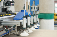 Machine de découpe et de perçage CNC 1325 2140 ATC pour le bois, efficace pour la fabrication de meubles, portes de cuisine et armoires en bois