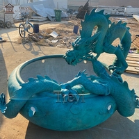 Fontaine d'eau sculptée en bronze vert vintage TREVI, dragon chinois, fontaine en métal pour ornement extérieur