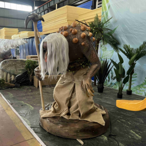 Lifelike Standing Witch with Apple Indoor <strong>Halloween</strong> Animated Prop for Party Adventure Park Shopping Mall-Haunted House