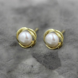 Orecchini floreali con perle finte da donna, stile coreano, minimalista, vintage, alla moda francese, accessorio gioiello. - Product Image 5