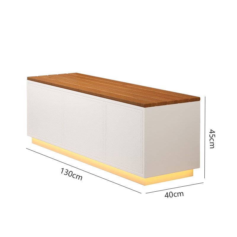 Chaise de 130 cm x 40 cm x 45 cm