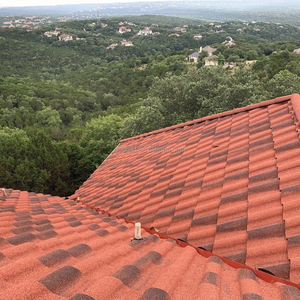 Soluzione Leggera per Coperture in Acciaio Progettata per la Durabilità, Tetto in Metallo Rivestito in Pietra Jungle Mountain - Product Image 1