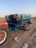 Épandeur d'engrais organique rotatif à traction tracteur, machine à épandre d'engrais solide à engrenages centraux