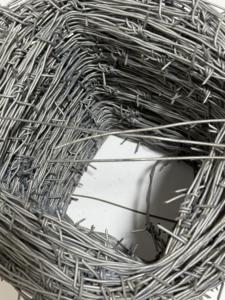 Fil barbelé galvanisé 50 kg/rouleau 500 m, <span class=keywords><strong>prix</strong></span> préférentiel usine, fil barbelé durable, fil barbelé <span class=keywords><strong>de</strong></span> sécurité pour clôtures agricoles - Product Image 3