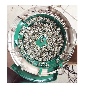 Máquina automática VDE de inserción de enchufes de dos pines, peladora de cables de alimentación, procesamiento de inserciones europeas, conexión de cables y crimpado de terminales. - Product Image 3