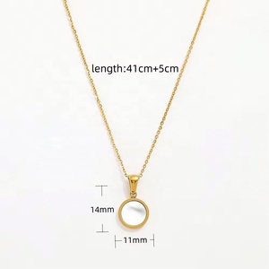 Collier en acier inoxydable plaqué or 18 carats avec pendentif rond élégant en forme de coquillage, bijoux fantaisie personnalisés, vente en gros - Product Image 5