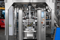 Machine d'emballage automatique à plusieurs têtes pour les collations, les chips de pommes de terre, les aliments soufflés, 100-130 sachets/min