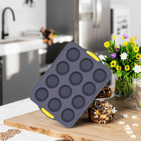 Moule à muffins en silicone jetable encadré - 12 cavités renforcées pour cupcakes, gâteaux, poudings, gelées, desserts - Lavage à la main uniquement