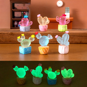 Accessoires miniatures, cactus miniature qui brille dans le noir, décoration de voiture, de bureau, de maison, mini ornements de jardin féerique en résine - Product Image 2