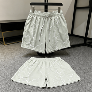 Shorts de basketball respirants à séchage rapide en maille polyester avec imprimé éclair, taille élastique, taille mi-haute, logo avant, pour homme, style streetwear - Product Image 1