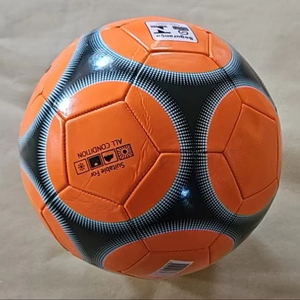 ลูกฟุตบอลคุณภาพสูง ลูกฟุตบอลแบบกำหนดเอง ดีไซน์ล่าสุด ฟุตบอลพิมพ์ลายตามสั่ง ลูกฟุตบอลกันลื่นสำหรับฝึกซ้อม - Product Image 6