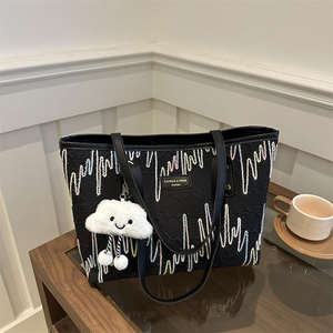 Sac à main pour femme élégant et luxueux, sac fourre-tout décontracté en tricot tissé à porter à l'épaule - Product Image 1