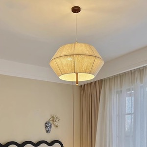 โคมไฟแขวนสไตล์มินิมอลแบบญี่ปุ่น ทำจากไม้เนื้อแข็ง ผ้าทอทรงกลม ขั้วหลอด E27 ใช้หลอดไฟ LED เหมาะสำหรับห้องนั่งเล่น ห้องทำงาน ห้องนอน - Product Image 3