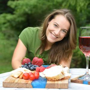 Planche en résine époxy, planche à servir en bois artisanale, planche à servir en bois, cadeau de Noël pour couple, cadeau de mariage, plat de service, plateau de service - Product Image 6