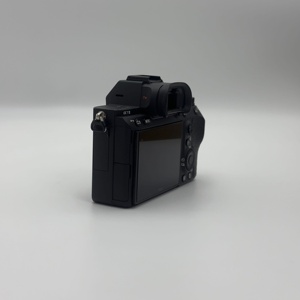 Appareil photo numérique hybride <span class=keywords><strong>Sony</strong></span> Alpha 7M3 (ILCE-7M3) d'occasion, boîtier nu, 24,2 MP, plein format, vidéo 4K HDR, pour photographie professionnelle - Product Image 4