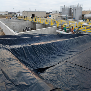 มาโคร ®   แผ่นเมมเบรน HDPE หนา 0.50 มม. มาตรฐาน ASTM GRI GM13 สำหรับกันน้ำ ใช้ในบ่อเก็บน้ำเสียอุตสาหกรรมและการบำบัดน้ำเสีย - Product Image 1