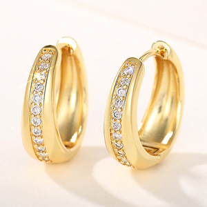 Orecchini a Cerchio a Forma di U Classici per Donne, Ear Cuff Minimalista, Gioielli di Moda Quotidiana - Product Image 3