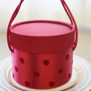 กล่องใส่ขนมงานแต่งทรงกลมลา<span class=keywords><strong>ย</strong></span>จุดคริสตัลพร้อมโบว์ ขา<span class=keywords><strong>ย</strong></span>ส่ง กล่องของขวัญวันเกิดเด็กอายุ 1 และ <span class=keywords><strong>2</strong></span> ปี - Product Image 6