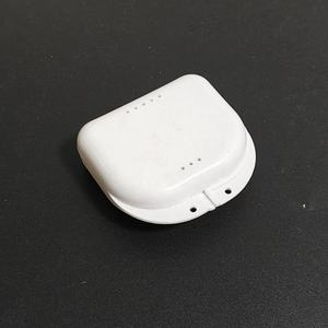 Caja de ortodoncia de plástico blanco para protector bucal Bandeja dental Multiusos Higiene bucal Clinie Care - Product Image 1