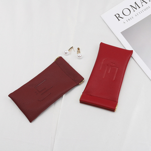 Tùy Chỉnh Emboss Logo PU Da Đồng Hồ Son Môi Túi Nhỏ Không Thấm Nước Nam Châm Vòng Cổ Nhẫn Trang Sức Da Pouch - Product Image 4