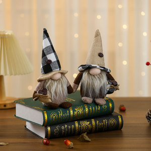 Nouvelle figurine de gnome sans visage pour la décoration de la maison, tenant des grains de café, poupée Rudolph - Product Image 2