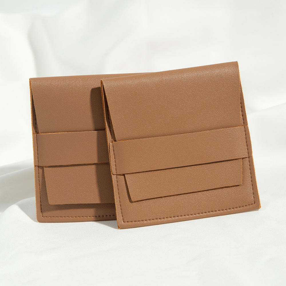 สีน้ำตาล