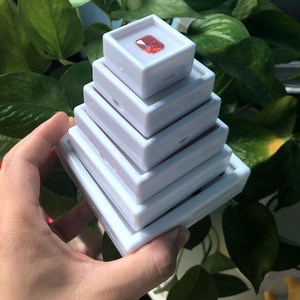 Boîte de rangement élégante pour bijoux avec logo personnalisé en acrylique, fermeture à boucle carrée, pour boucles d'oreilles, bagues, emballage cadeau - Product Image 4