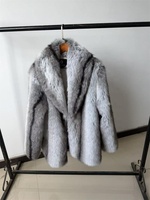 Manteau en fausse fourrure de renard gris ombré pour femme Zeyu, col large, mi-long, hiver, luxe, duveteux, manteaux en fausse fourrure écologiques pour femme ODM / OEM