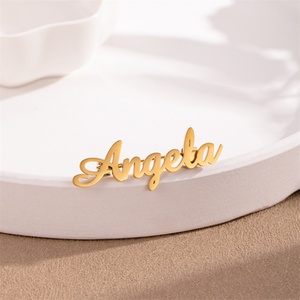 Broche unisexe en acier inoxydable, étanche, personnalisable avec lettre, plaquée or, cadeau de fiançailles, d'anniversaire ou de mariage pour femme - Product Image 2