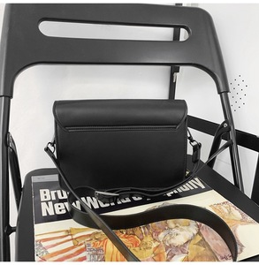 Borsa in pelle all'ingrosso borsa <span class=keywords><strong>Messenger</strong></span> di marca personalizzata alla moda stile britannico a tracolla borsa per telefono a vendita calda PU per le donne e gli uomini neri - Product Image 3