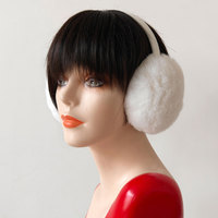 Cache-oreilles chauds d'hiver pour femmes en fourrure de lapin Rex, mignons, en peluche épaisse, anti-froid, polyvalents, modèle EZ-9013, fabriqués en Chine