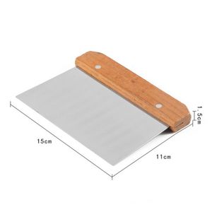 Tagliapasta multiuso in acciaio inossidabile per raschietto per torta con manico in legno - Product Image 3